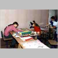 594-1017 Die Vorbereitungen der Kinder der Schule in Wehlau laufen auf Hochtouren. Am 1. September 2004 soll das -Geschichtszimmer- eroeffnet werden. .JPG
